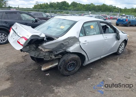 2013 Toyota Corolla Le z USA, uszkodzony, nr VIN 2T1BU4EE1DC003090